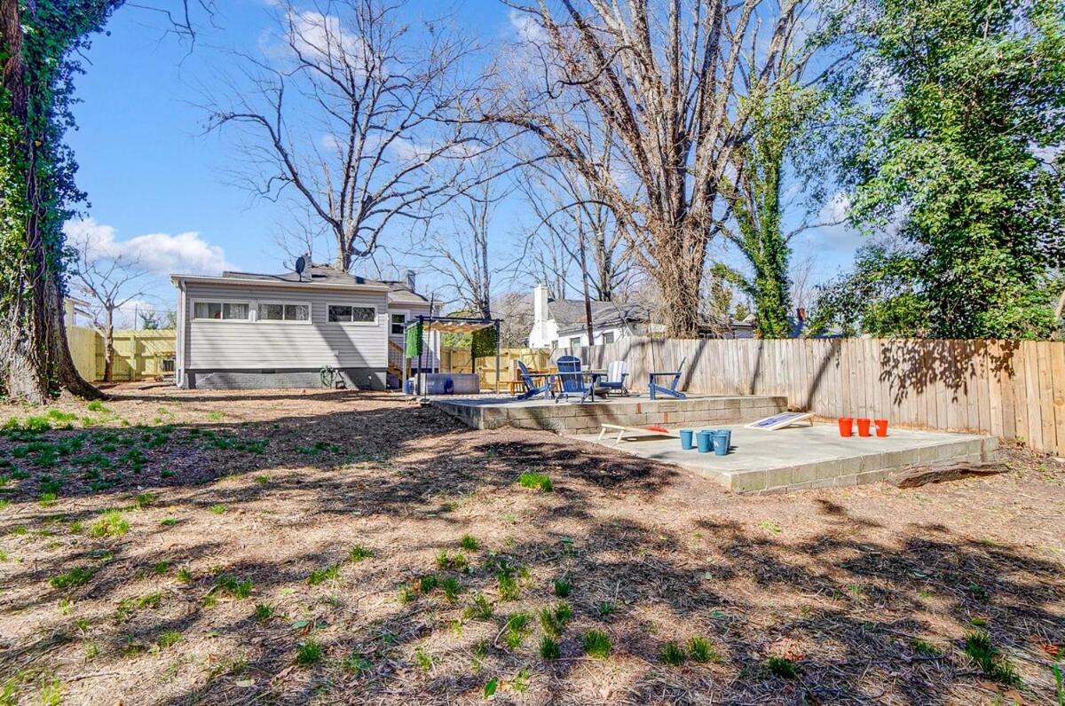 Cozy House W Hot Tub & Big Yard שרלוט מראה חיצוני תמונה